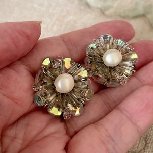 Richelieu Kinetic Vintage Clip Earrings